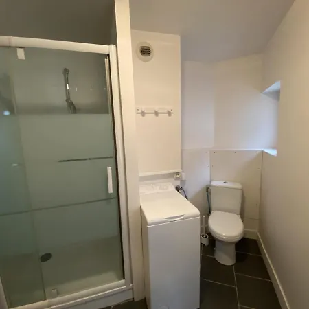 A 70m Des Thermes Du Saint Roch - Fr-1-541-54 דירה *