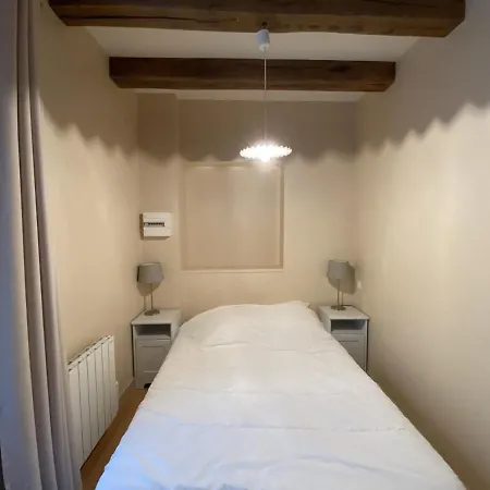 A 70m Des Thermes Du Saint Roch - Fr-1-541-54 * לה רוש-פוזה