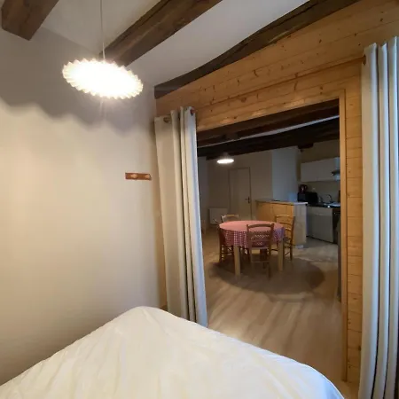 A 70m Des Thermes Du Saint Roch - Fr-1-541-54